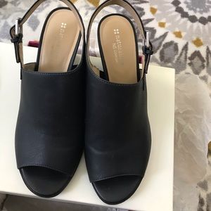 Naturalizer Black open toes heels